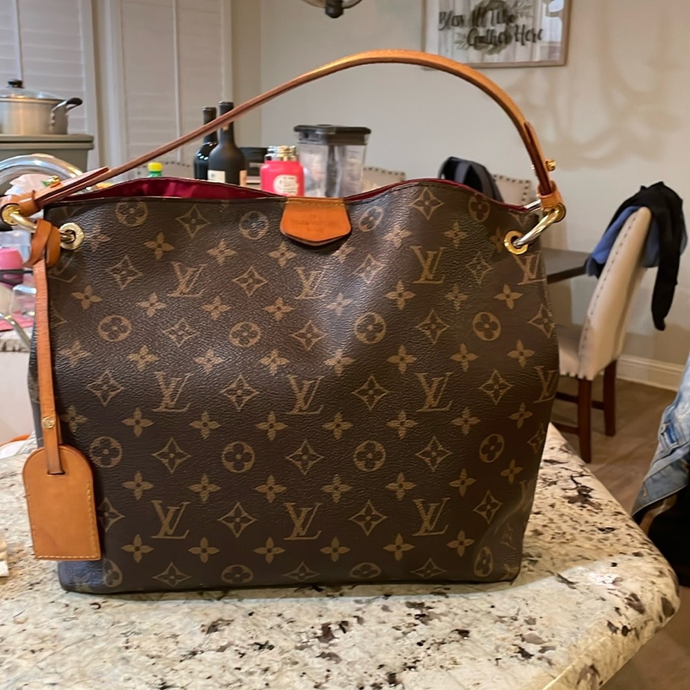 Selling LV